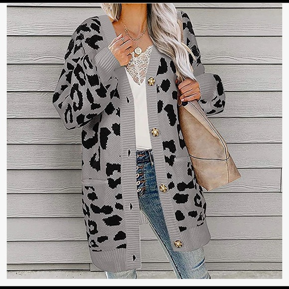๐ฅ Women Chic Leopard Print Sweater Pockets Button Down Loose Knitted Cardigan - Picture 2 of 5